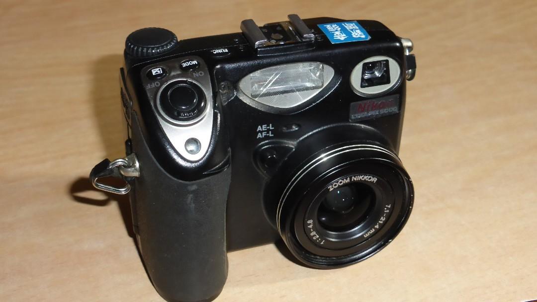 Nikon Coolpix E5000 digital camera made in Japan, Photography, Cameras