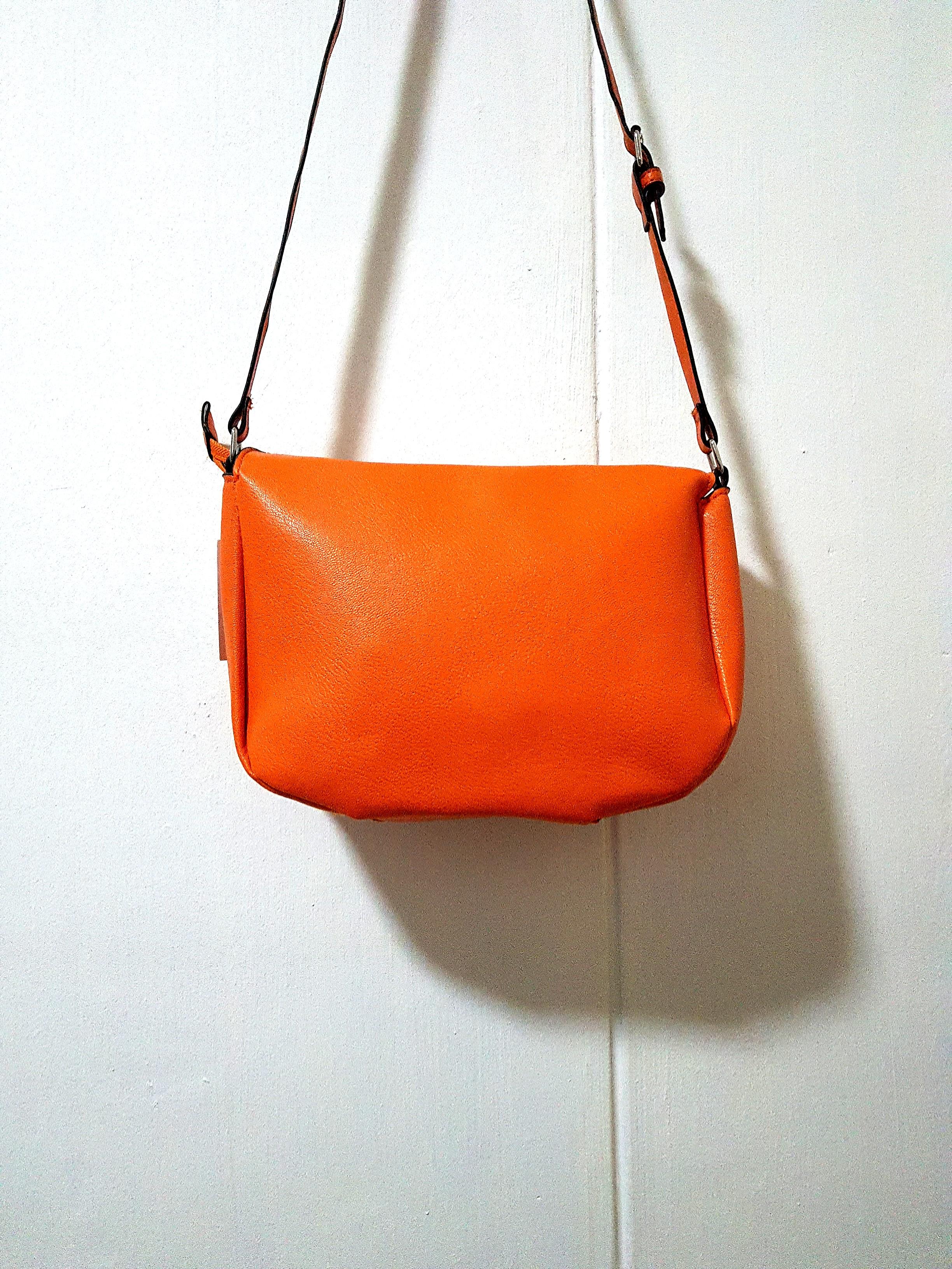 plain sling bag