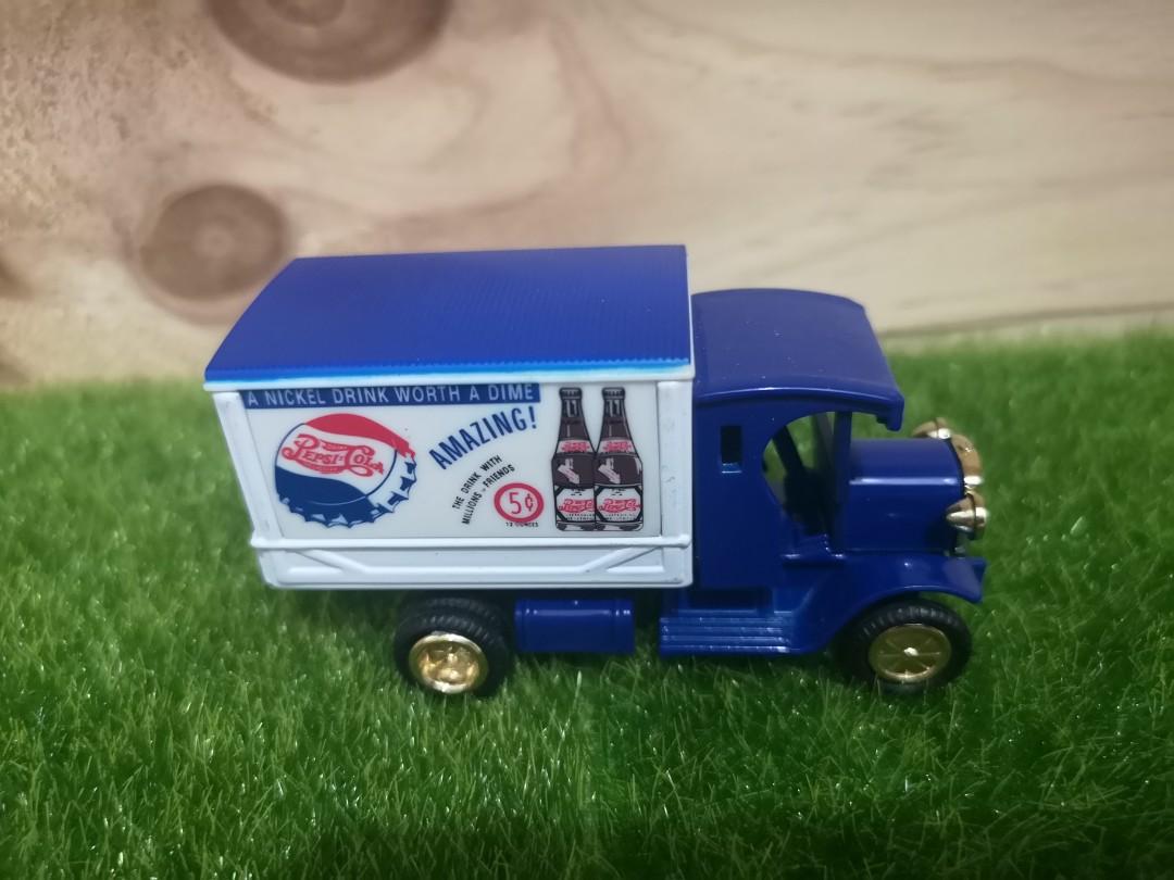 Pepsi Cola Vintage Delivery Truck Diecast Model by Golden wheel