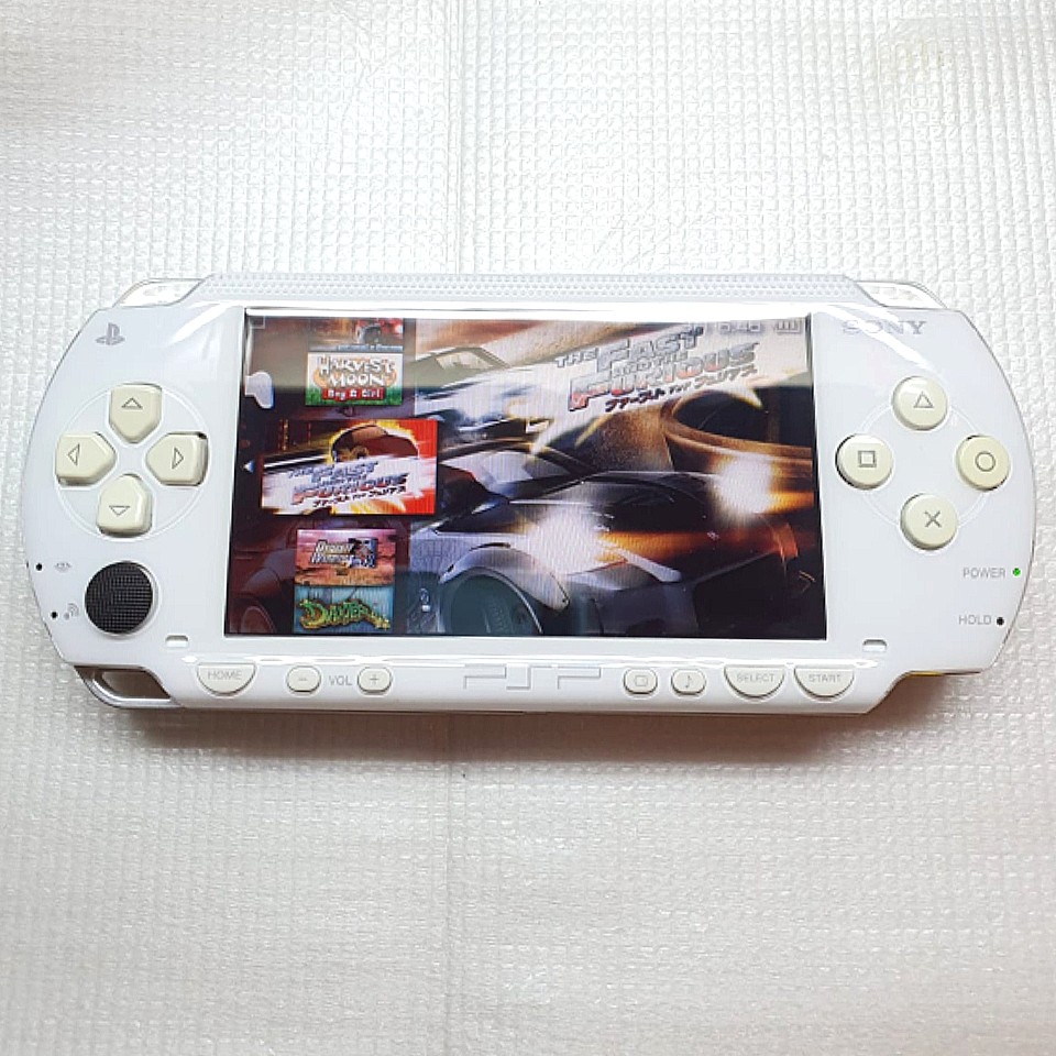 White Psp 1000 For Sale Toys Games Video Gaming Consoles On Carousell