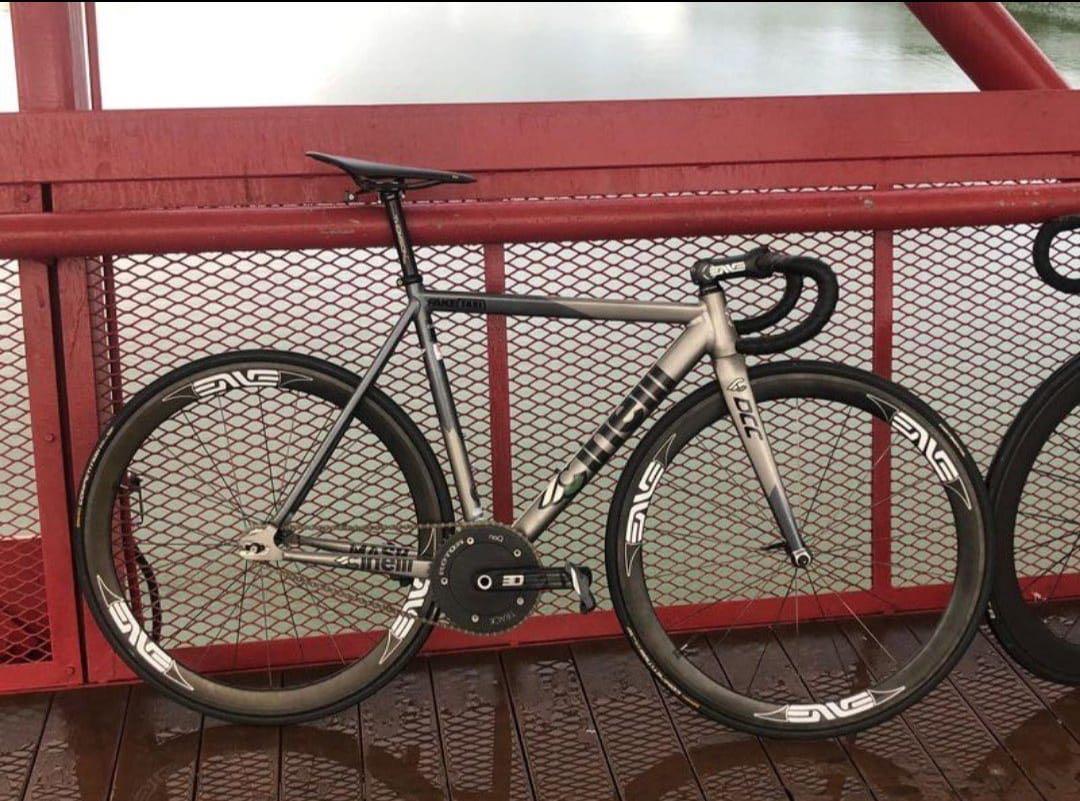 Cinelli mash bolt 2.0, Sports Equipment, Bicycles & Parts