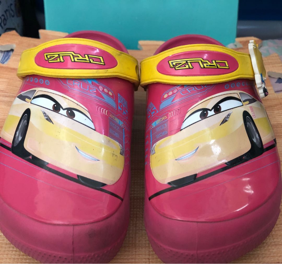 crocs cruz