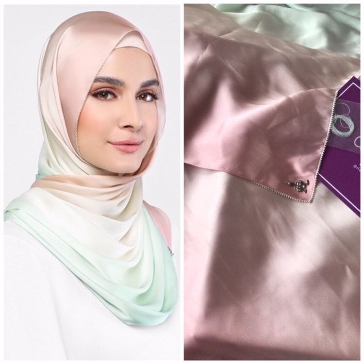 Duck-The Oops Scarf in Pink and Turquoise, Women's Fashion, Muslimah  Fashion, Hijabs on Carousell