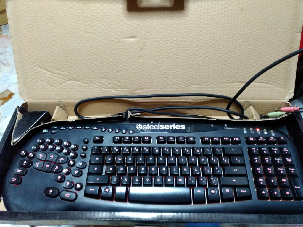 fixed price read description Steelseries Merc Stealth gaming