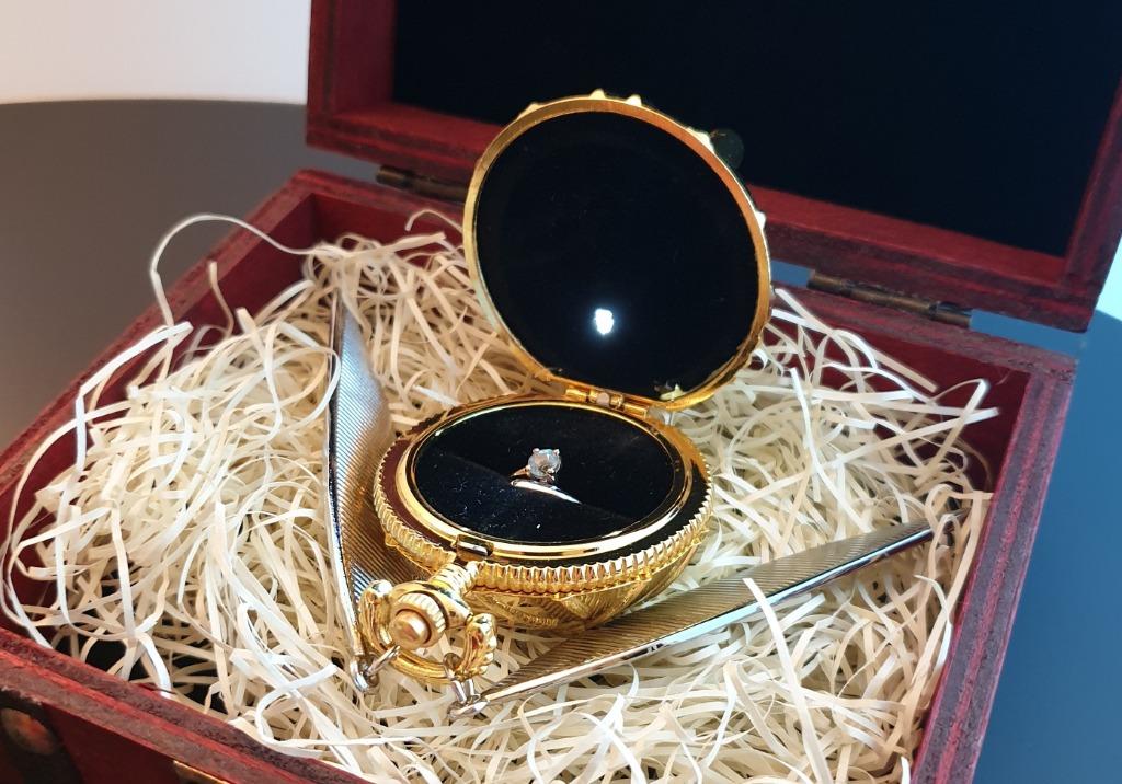 Golden snitch proposal box outlet