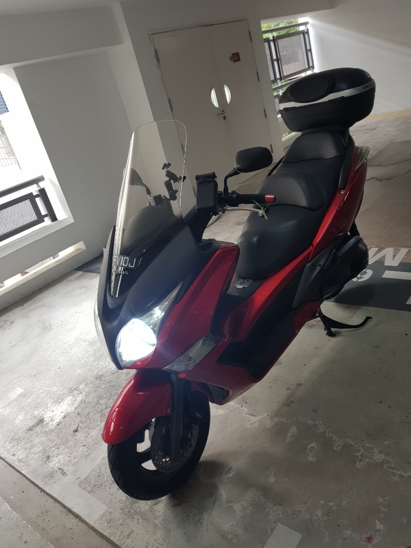 Honda Silverwing 400 ABS COE 2022 May, Motorcycles, Motorcycles for Sale,  Class 2A on Carousell