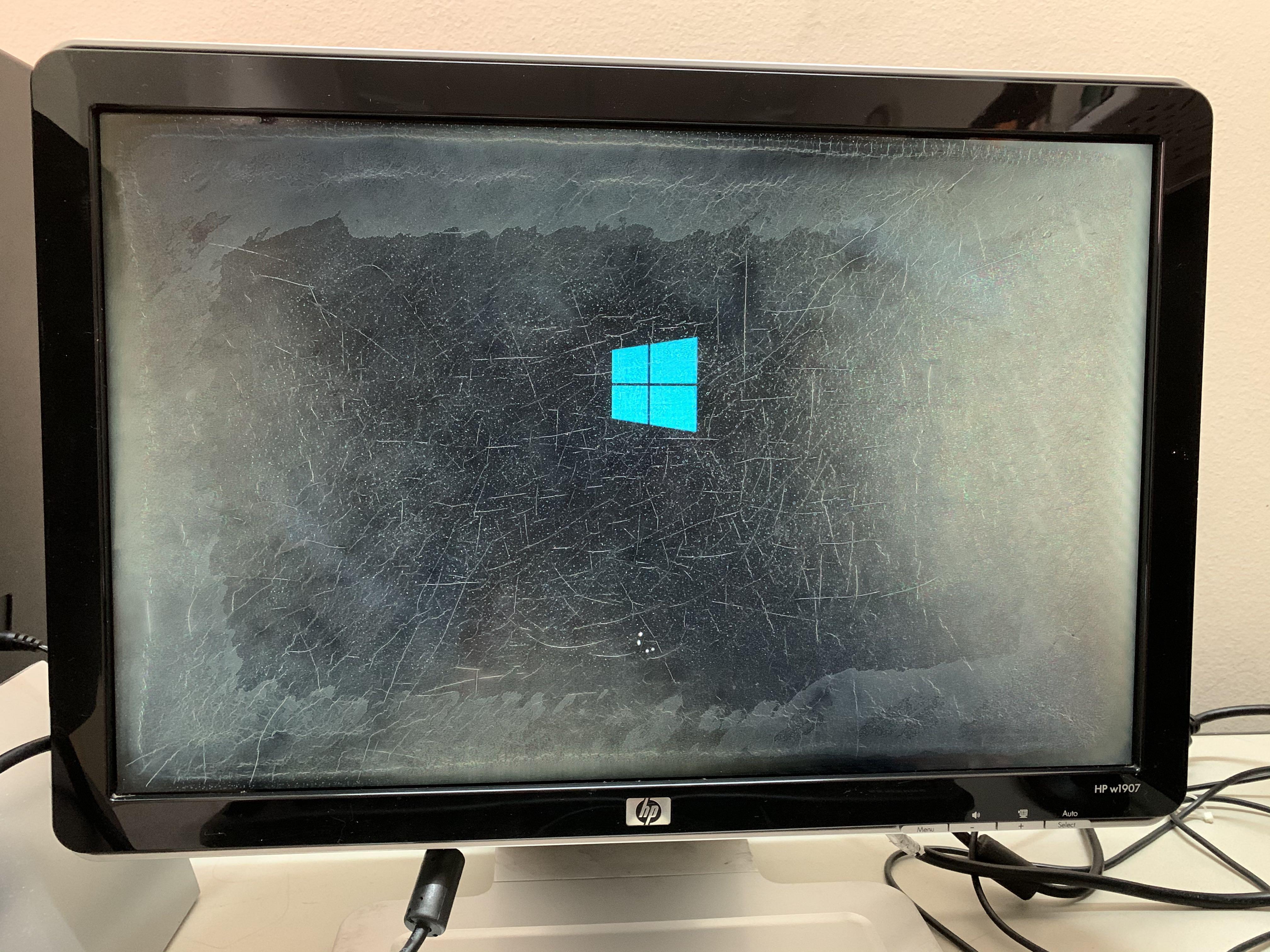 HP 19” LED screen (crack on the outer surface), Jobs, Parttime