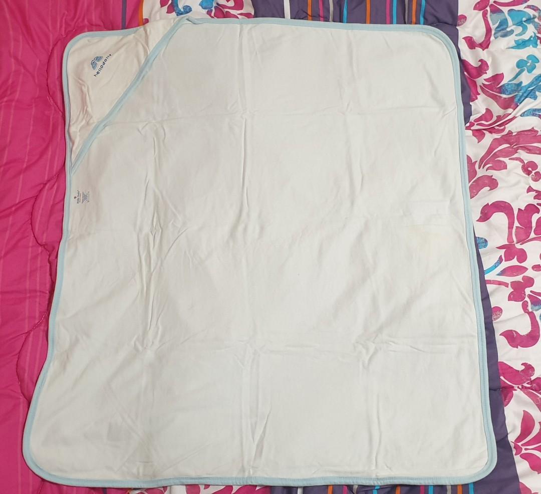 Large Baby Infant Swaddle Blanket (2) (Category: Other Baby Bathing & Changing Needs) located in Pasay City. Submitted by adamclarence (Listing ID 1003285410, Image 2). Description: Large Size Seldom Used Thick cotton material.