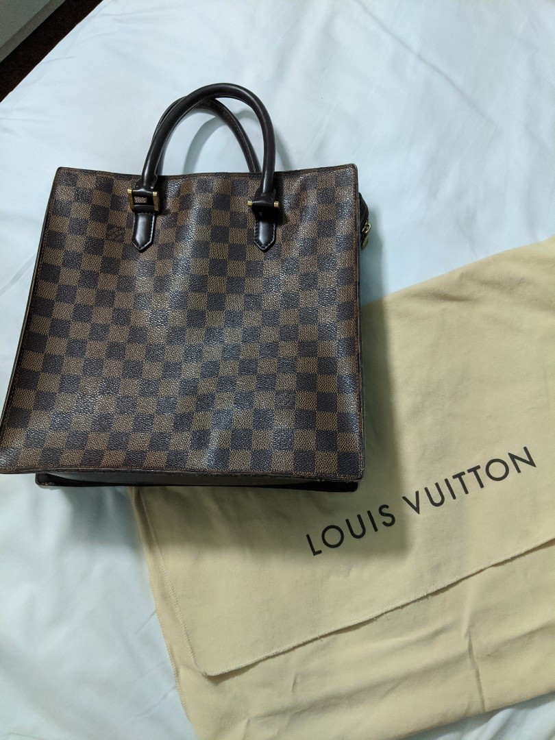 DEAL 👍 LV sac plat tote Bag vintage authentic louis Vuitton, Luxury, Bags  & Wallets on Carousell