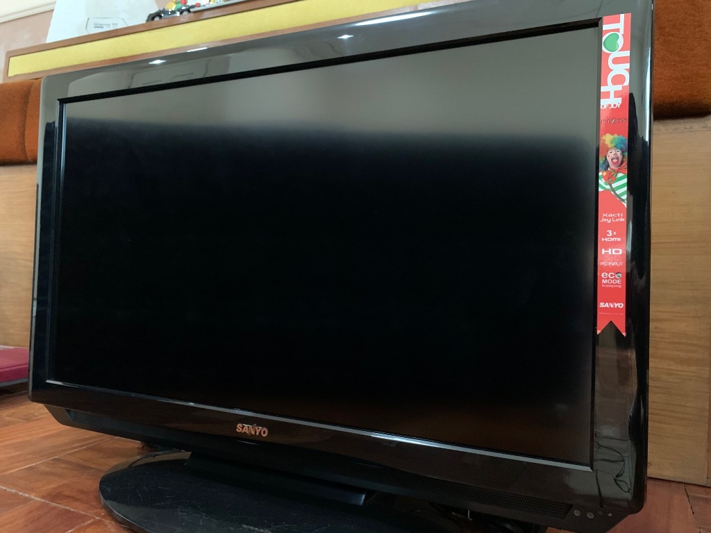 Sanyo LCD TV 32 inches, TV & Home Appliances, TV & Entertainment, TV