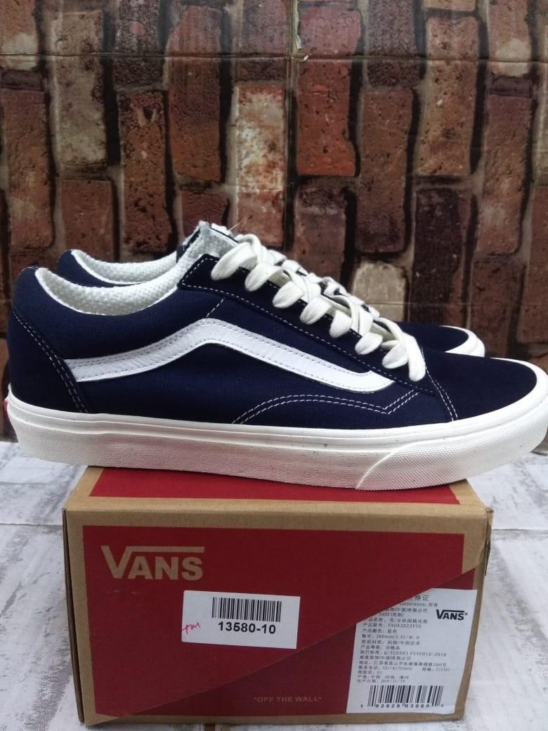 sepatu sneakers vans old skool navy