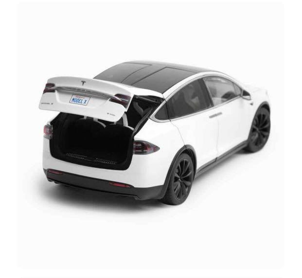 Tesla Model X Diecast (118), 興趣及遊戲, 玩具 & 遊戲類 Carousell
