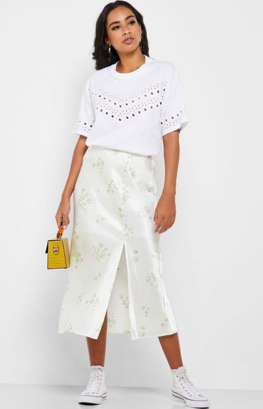 Daisy floral satin deals bias midi skirt topshop