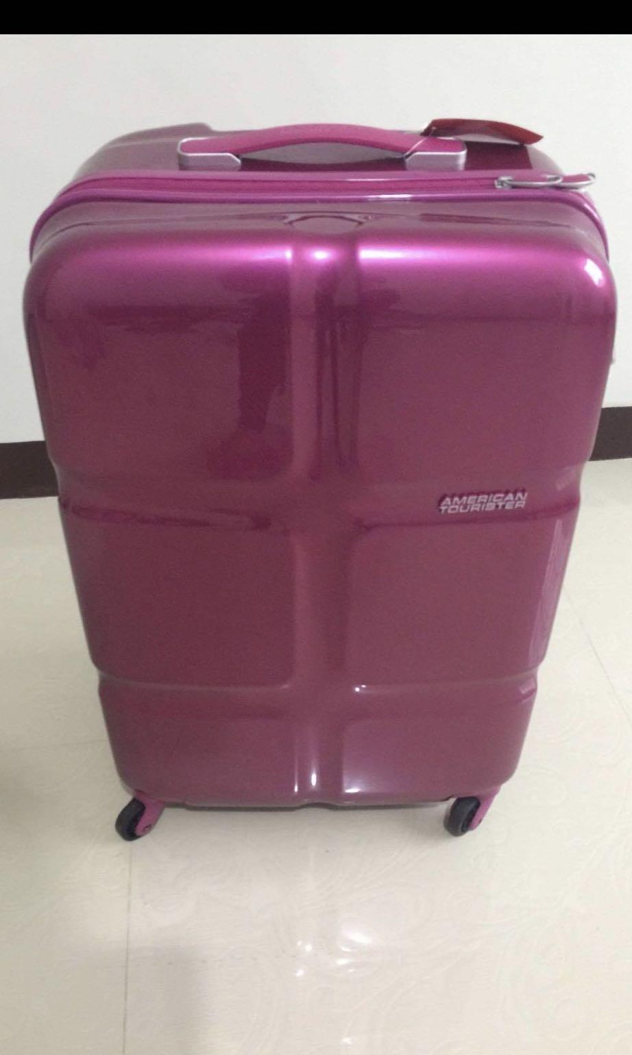 Hængsel opdagelse søsyge American Tourister Luggage Pink (Medium), Luxury, Bags & Wallets on  Carousell