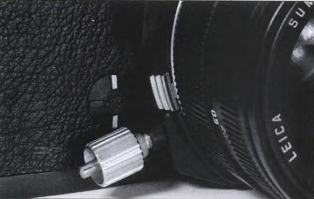 Leica R Mirror Lockup Release (14087) for R7, R6, R6.2, Photography