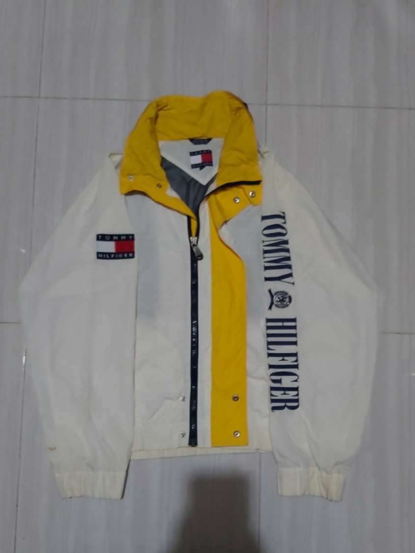 Tommy hilfiger shop spellout jacket