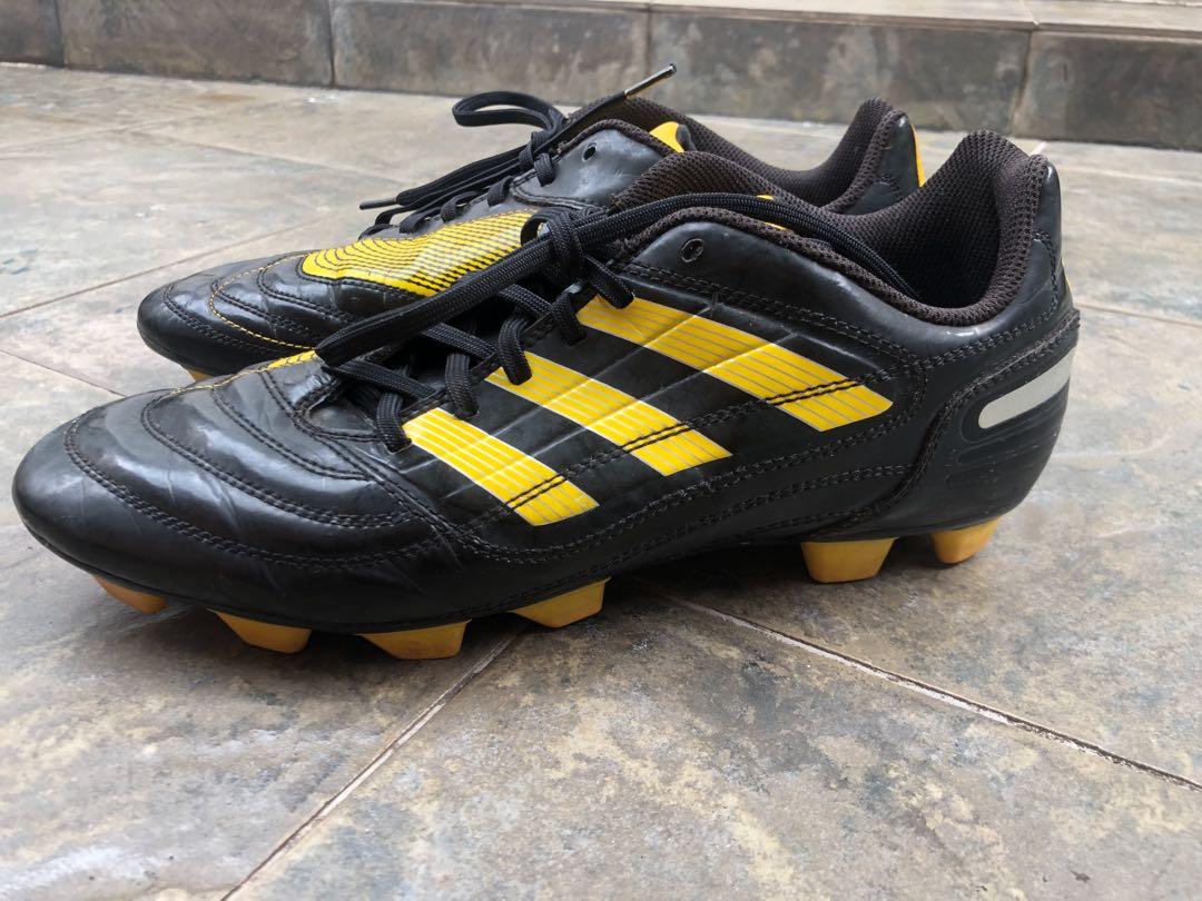 Adidas sale traxion harga