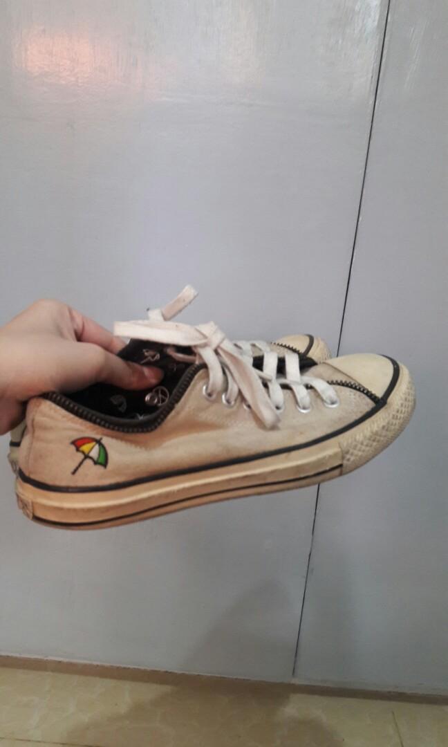Repriced Authentic Arnold Palmer White Shoes Repriced Women S Fashion Footwear Sneakers On Carousell