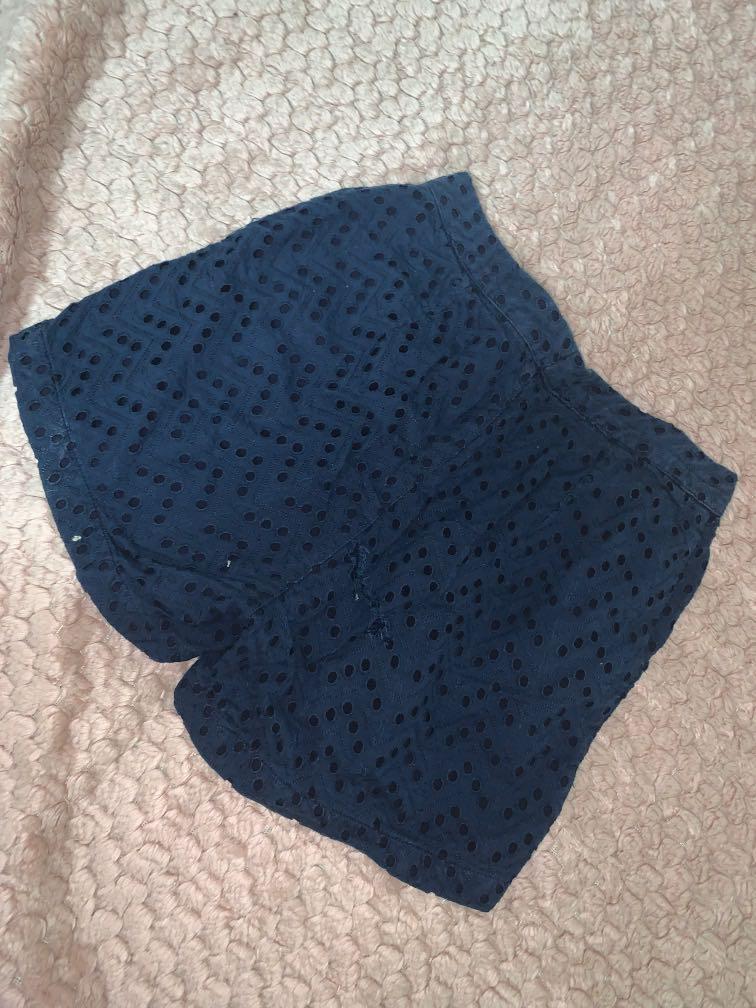 Bayo Navy Shorts (Category: Shorts) located in Makati City. Submitted by cheapclothesph (Listing ID 1003538895, Image 3). Description: .