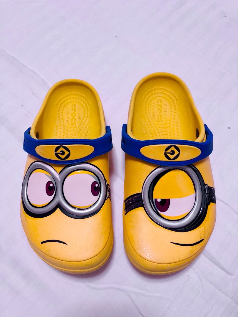 minion crocs