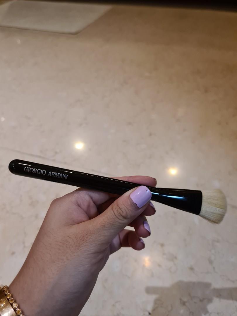 armani foundation brush