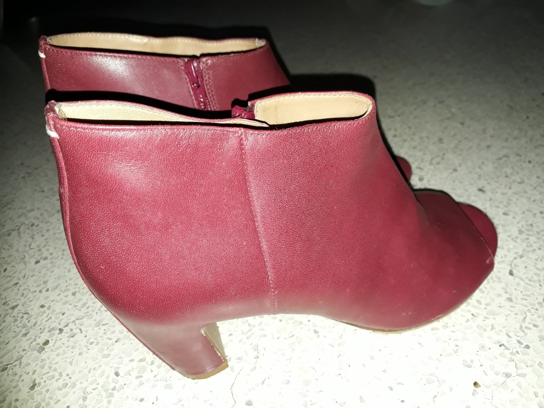 Maison Martin Margiela dark red peep 