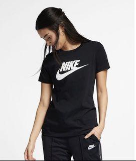 Nike 女 t恤 限時下殺至5/1 ！