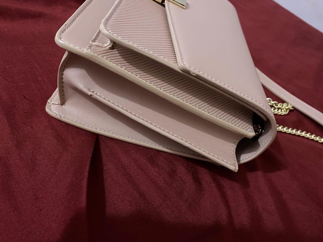 Structured flap sales shoulder bag pedro