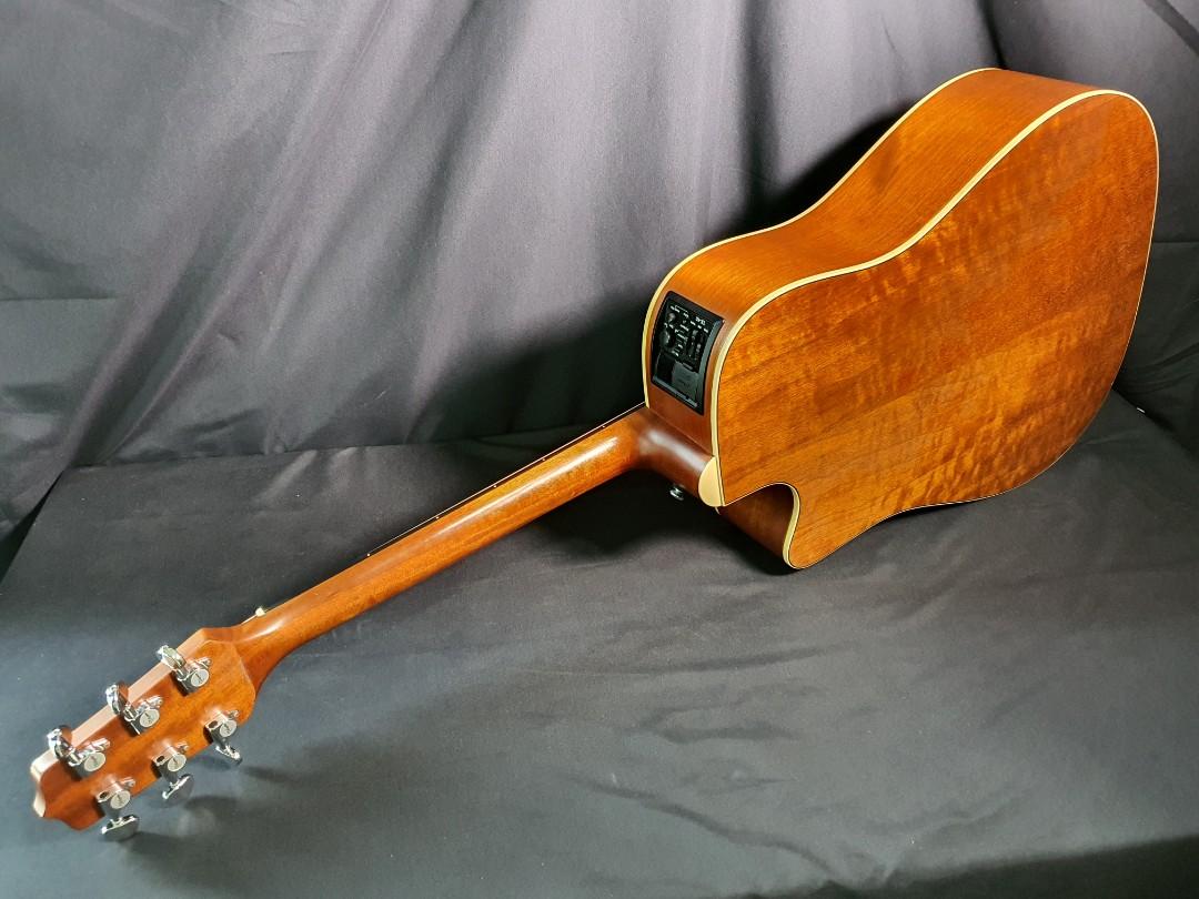 Takamine EGS330SC Korea Solid Cedar Top Acoustic Guitar with TK40 MIK