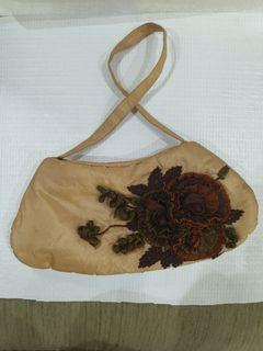 Aranaz silk beige shoulder bag with beautiful flower design