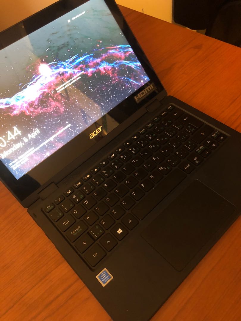 New 11 inch touch screen acer laptop