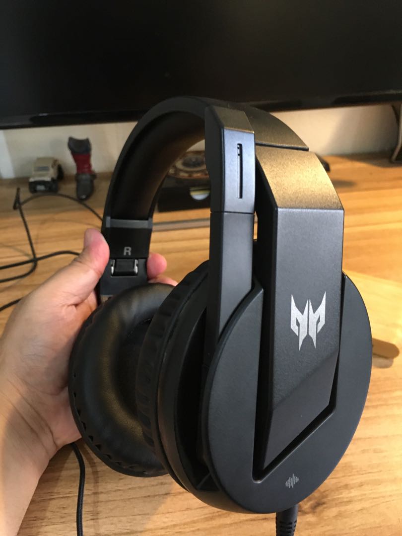 Acer Predator Galea 311, Elektronik, Bagian Komputer & Aksesoris di ...