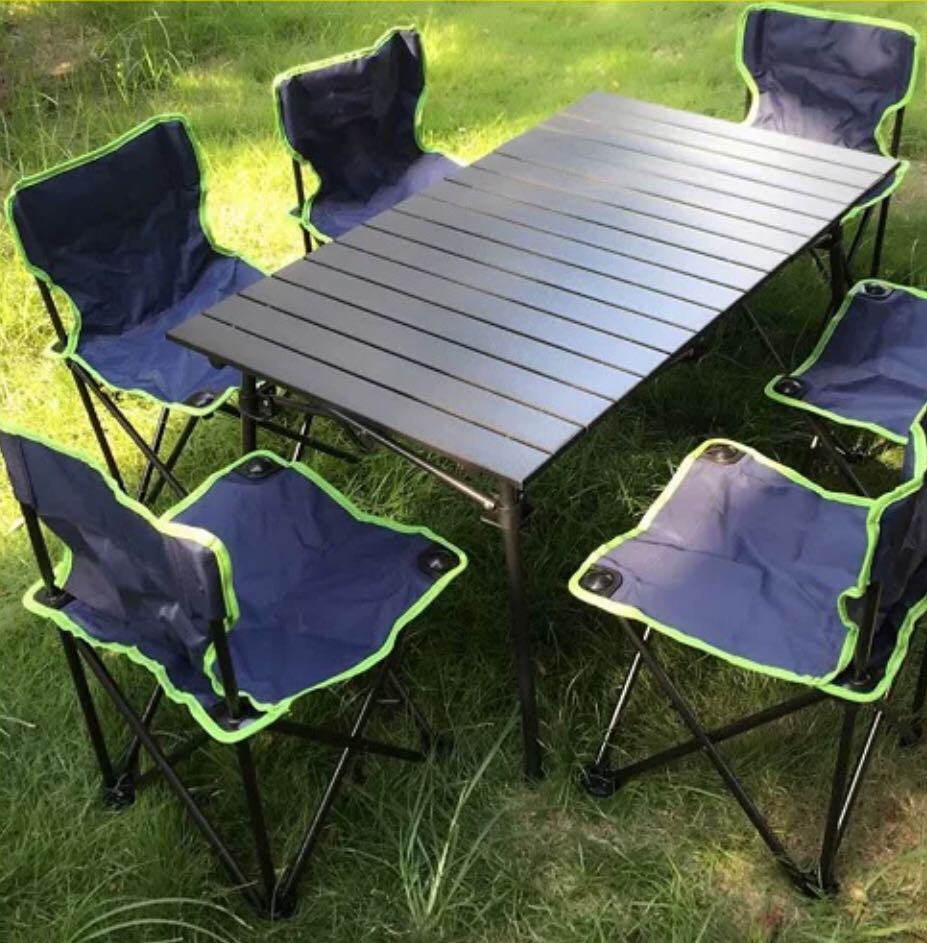 Camping chair and table, 運動產品, 行山及露營 Carousell