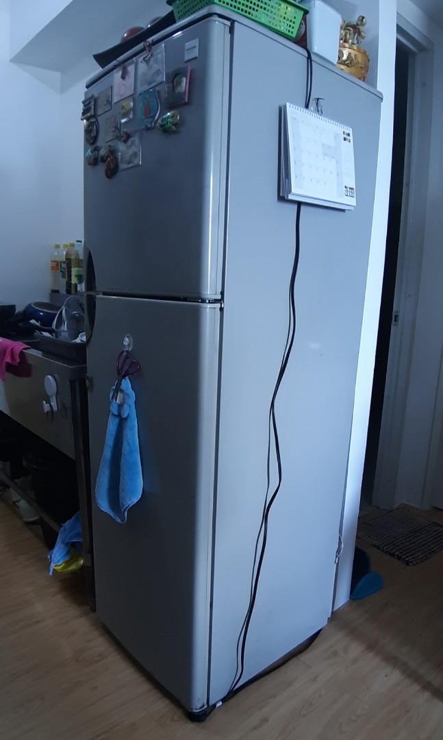 USED Toshiba Refrigerator (Model GR-A22T) (Category: Refrigerators and Freezers) located in Manila. Submitted by krstna.gn (Listing ID 1000097879, Image 1). Description: Specs: •63 inches tall •2 Door •No Frost •108 Watts 110V w/ AVR •Made in Japan •100% Working Condition RFS: Moved to a different place and the ref takes too much space. TO MAKE DEALS AFTER LOCKDOWN.