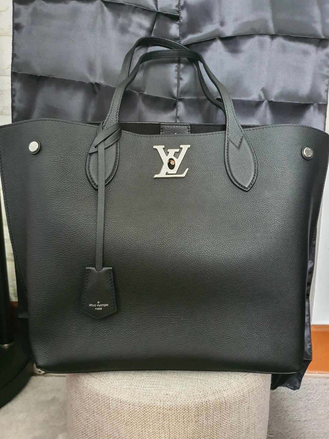 Louis Vuitton M55028 Lockme Go