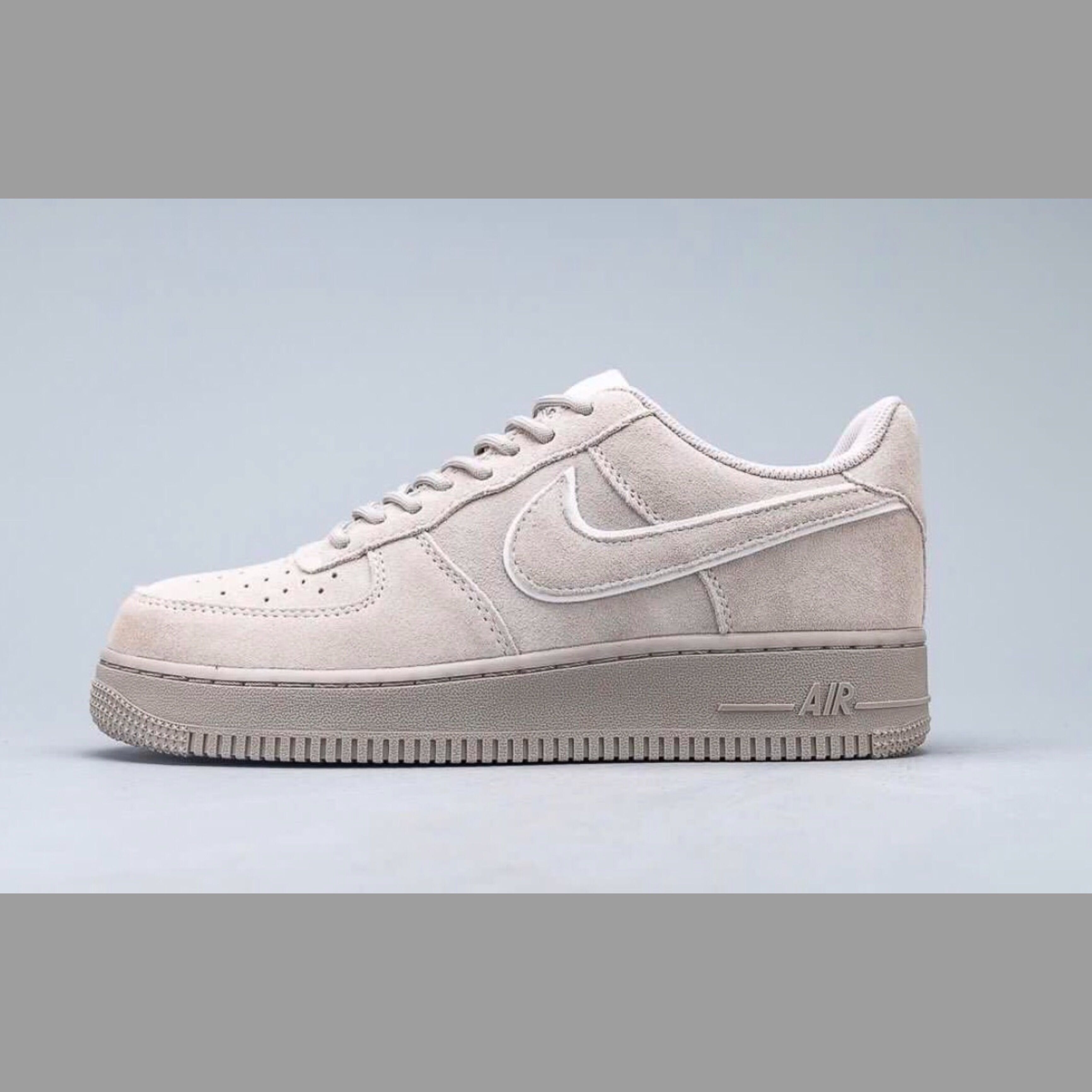 🔥🔥 NEW NIKE AIR FORCE 1 '07 LV8 SE GREY REFLECTIVE SUEDE MENS SIZING 🔥🔥