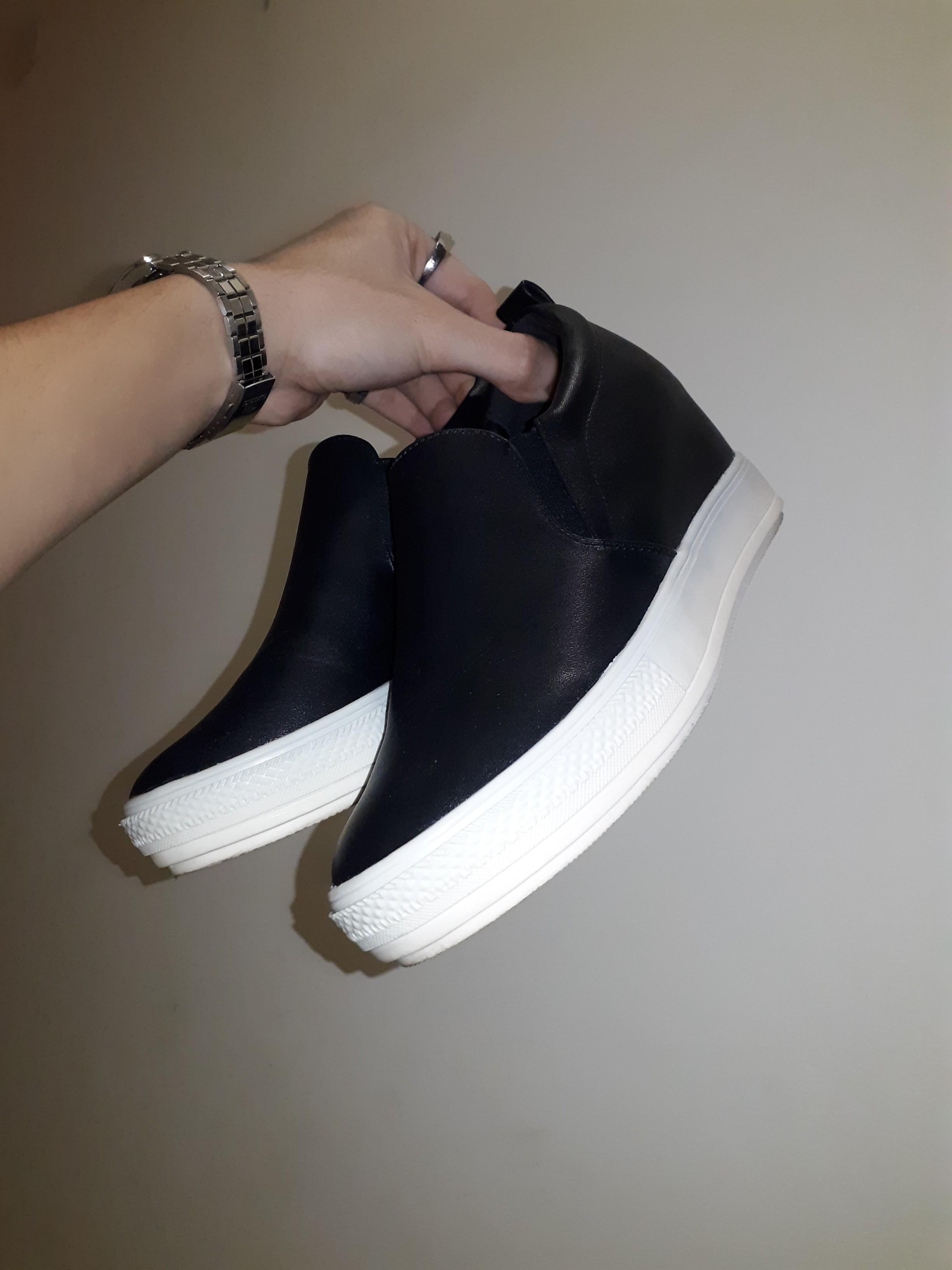Black Leather Slip-on (high heels 