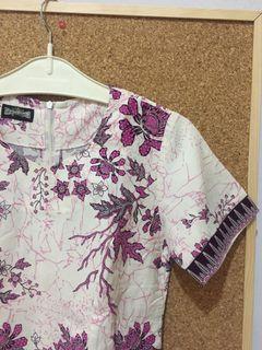 Kemeja Batik Wanita Putih