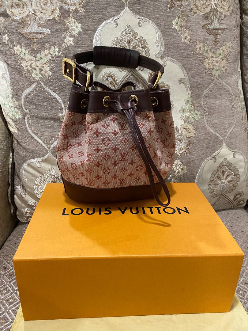 Authentic Louis vuitton mini lin noelie, Luxury, Bags & Wallets on Carousell