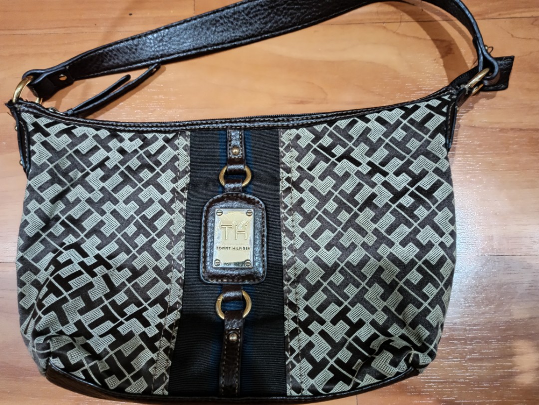 tommy hilfiger latest bags