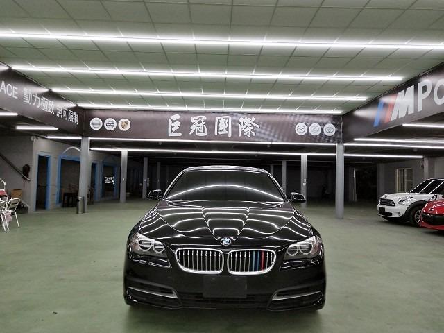 15年bmw 528i 總代理巨冠汽車專營歐美日各廠牌新古車買賣附設保修廠為您的愛車把關配合各大銀行辦理低利貸款歡迎來電詢問預約賞車試乘電洽 0973 610 770 商店長