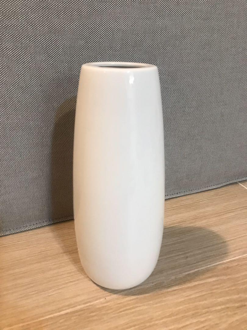 簡約白色陶瓷花瓶cm花樽vase 無印良品feel 日系 傢俬 家居 家居裝飾 人工植物盆栽 Carousell