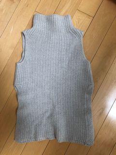 Aritzia sleeveless sweater