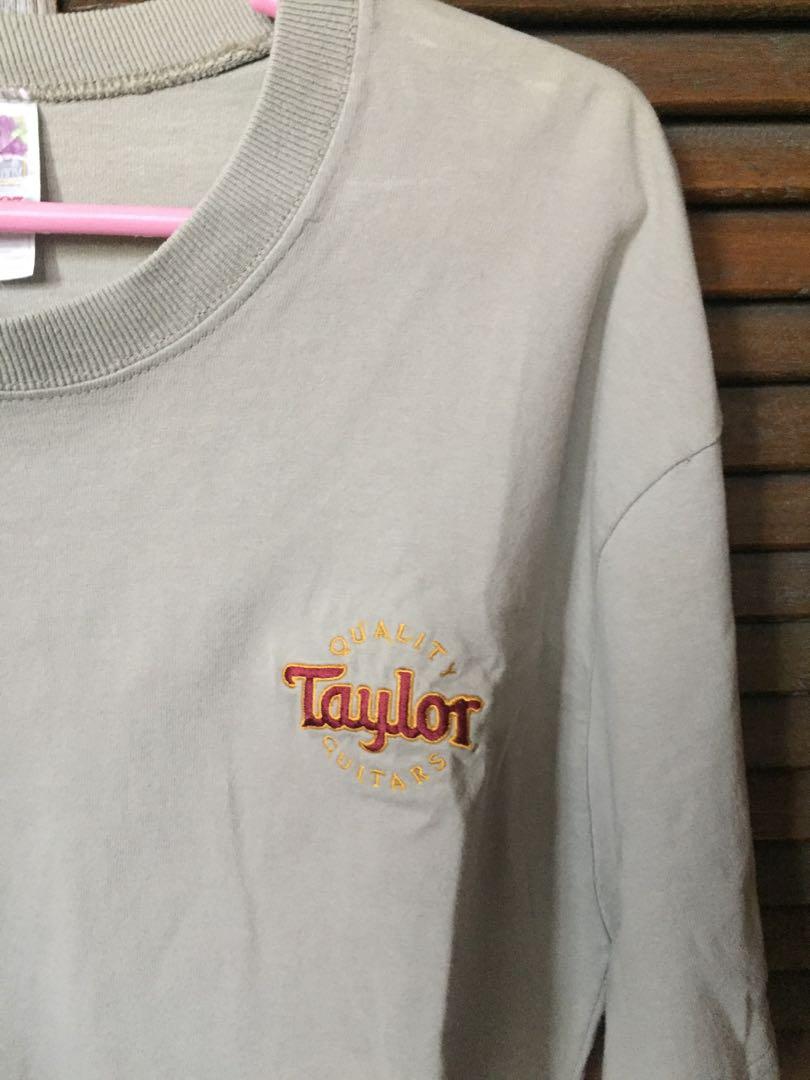 SALE Beige Taylor Cropped Top (Category: Others Tops) located in Angeles City. Submitted by usernamelolol (Listing ID 1003725103, Image 2). Description: A regular large tee i cropped. raw hem. chat me for more info (length & when worn pics hehe). .