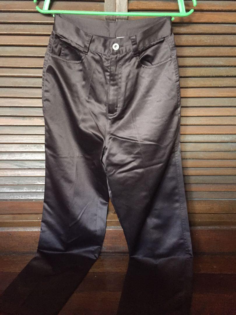 SALE Chocolate Brown Silk Pants (Category: Traditional & Ethnic wear) located in Angeles City. Submitted by usernamelolol (Listing ID 1003764344, Image 2). Description: has a lil flaw (check last pic) chat me for dimentions. :~).