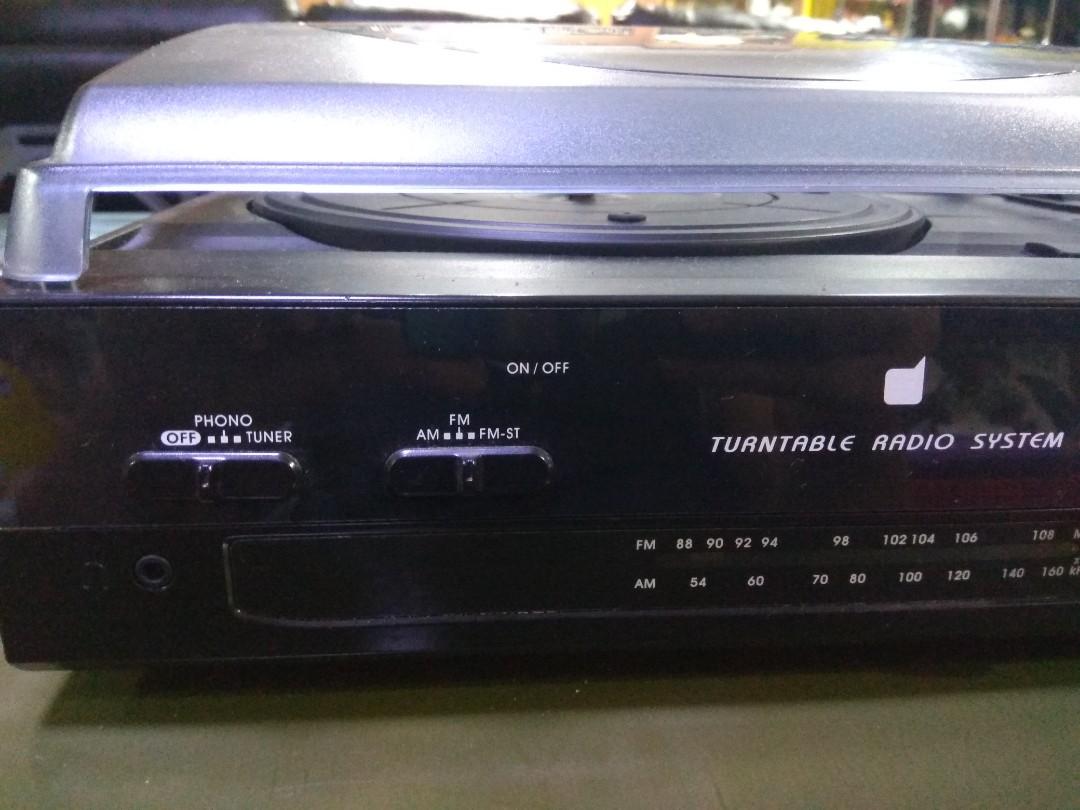 DICK SMITH Turntable with Radio