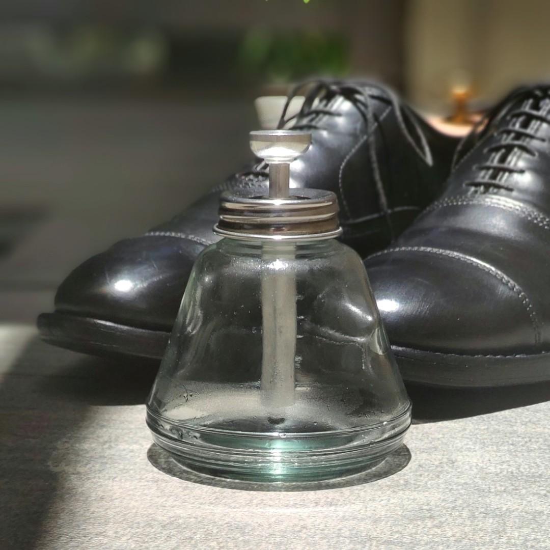 shoe shine water dispenser