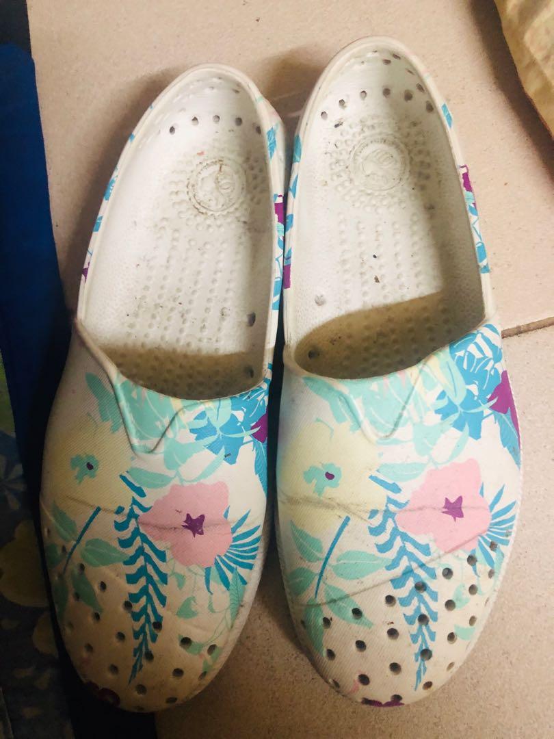 floral native shoes