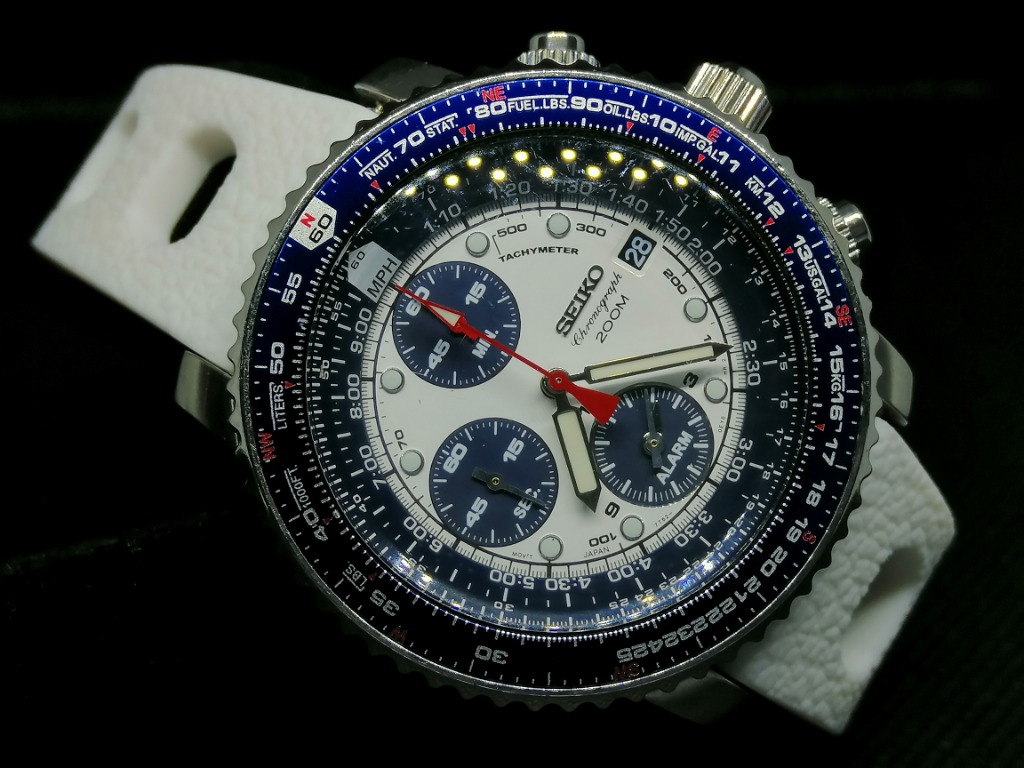 Seiko SNA413 Rare and Desirable Panda Flightmaster Men s Fashion