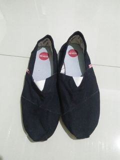 (Kategori: ) berada di . Dikirim oleh decluttering27 (ID iklan 1003807351, Gambar 1). Deskripsi: .